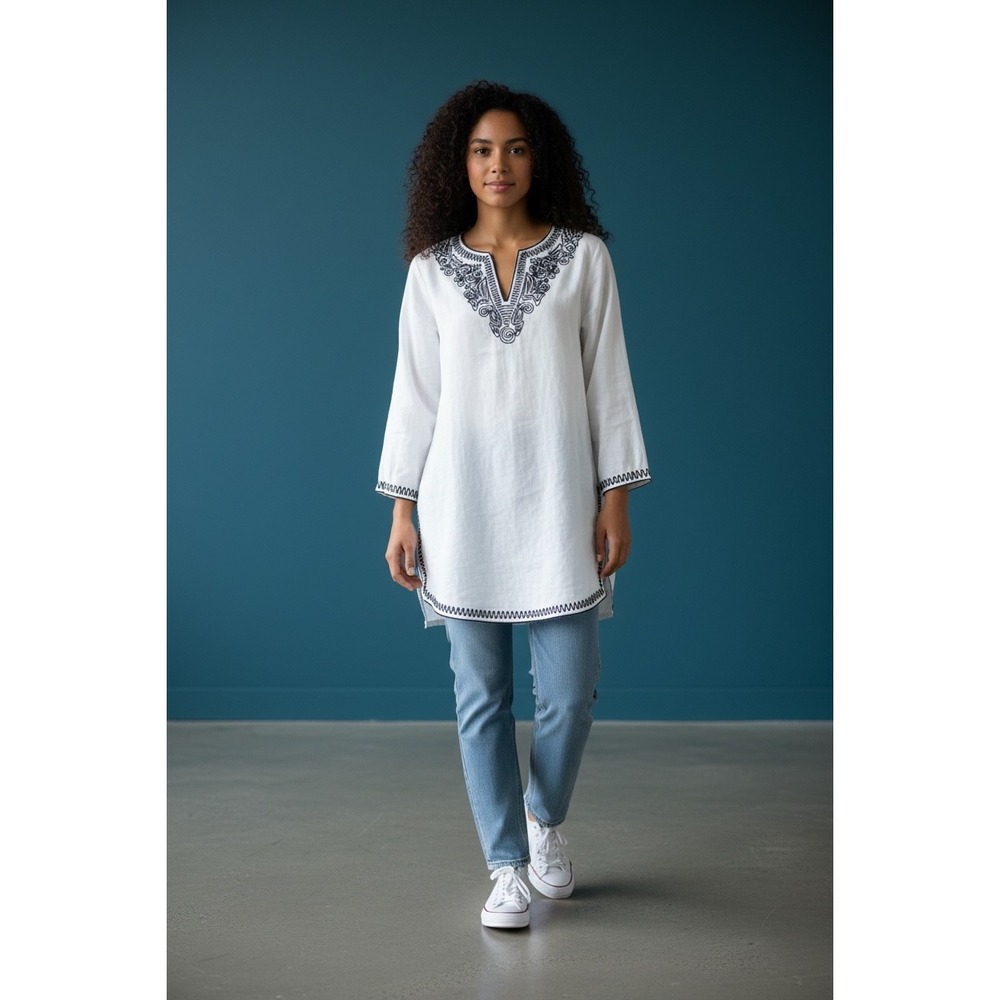 Peter Nygard White Linen Embroidered Tunic